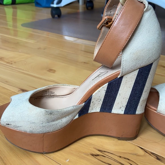 Jessica Simpson Wedges - Picture 3 of 6